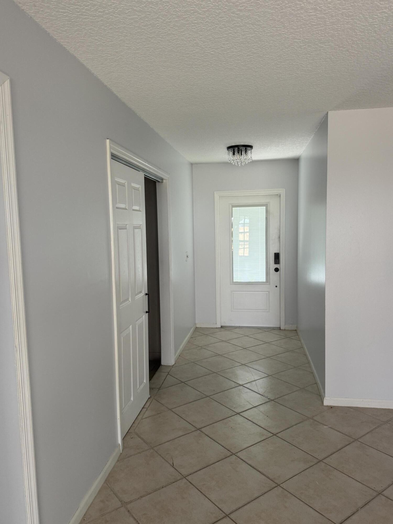 121 BEAUMONT Lane — Photo 3