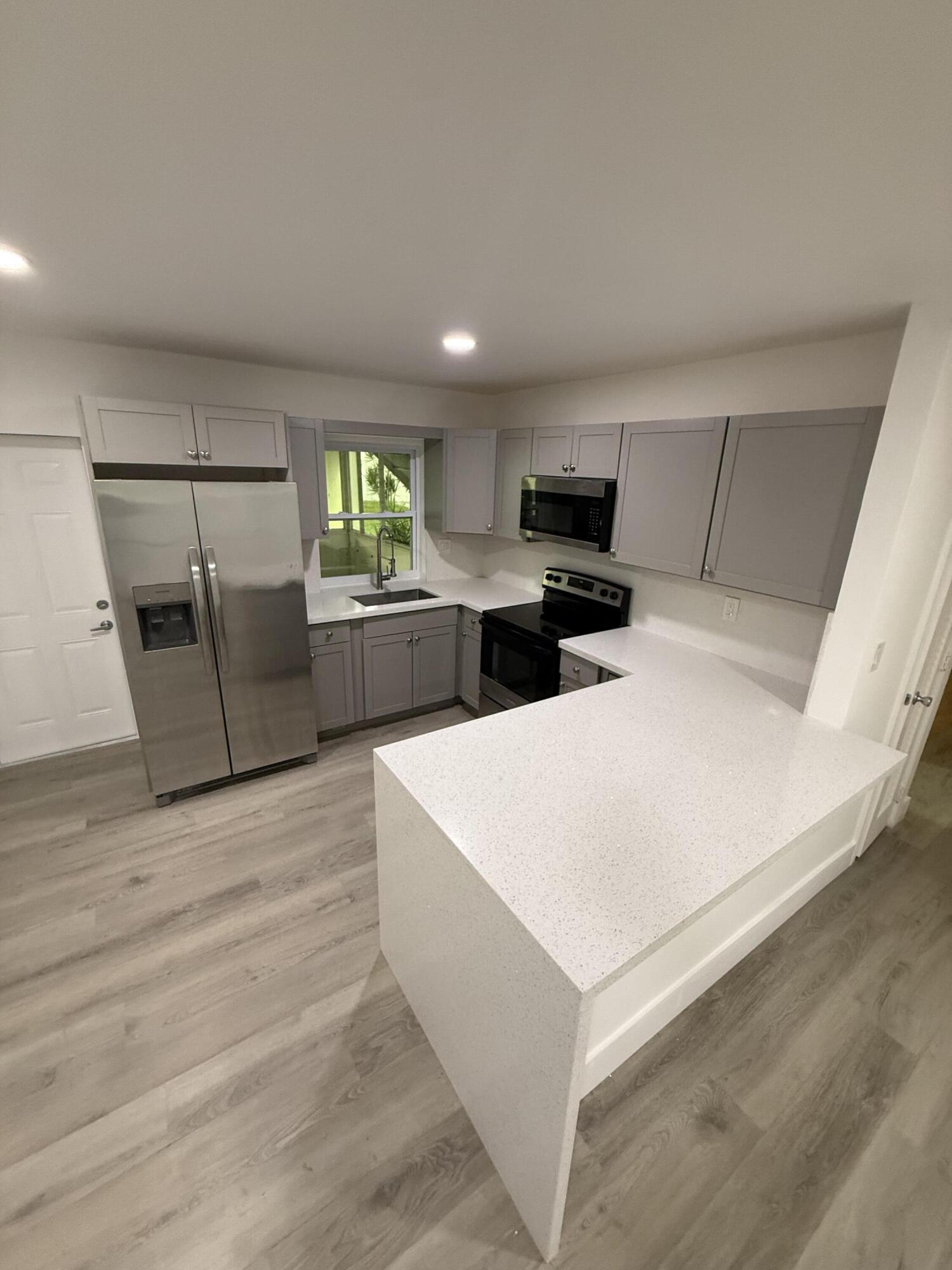 1005 SW 3RD Way, Boynton Beach FL 33426