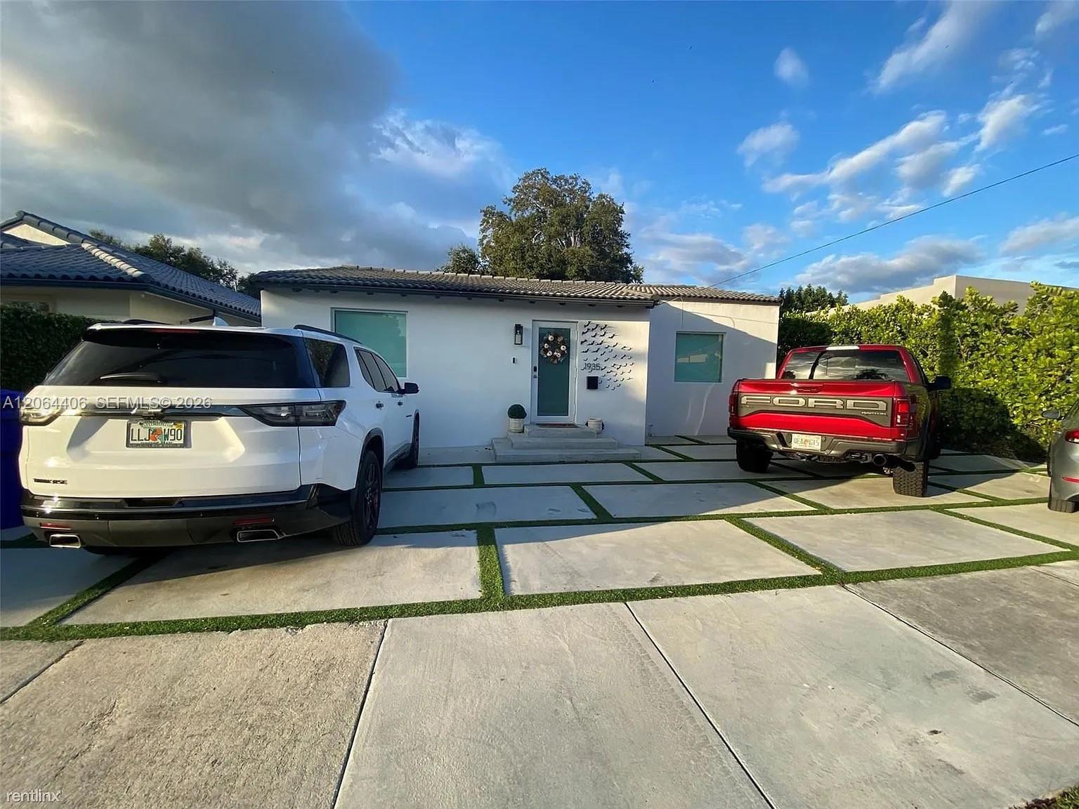 1935 SW 24th Ter, Miami FL 33145