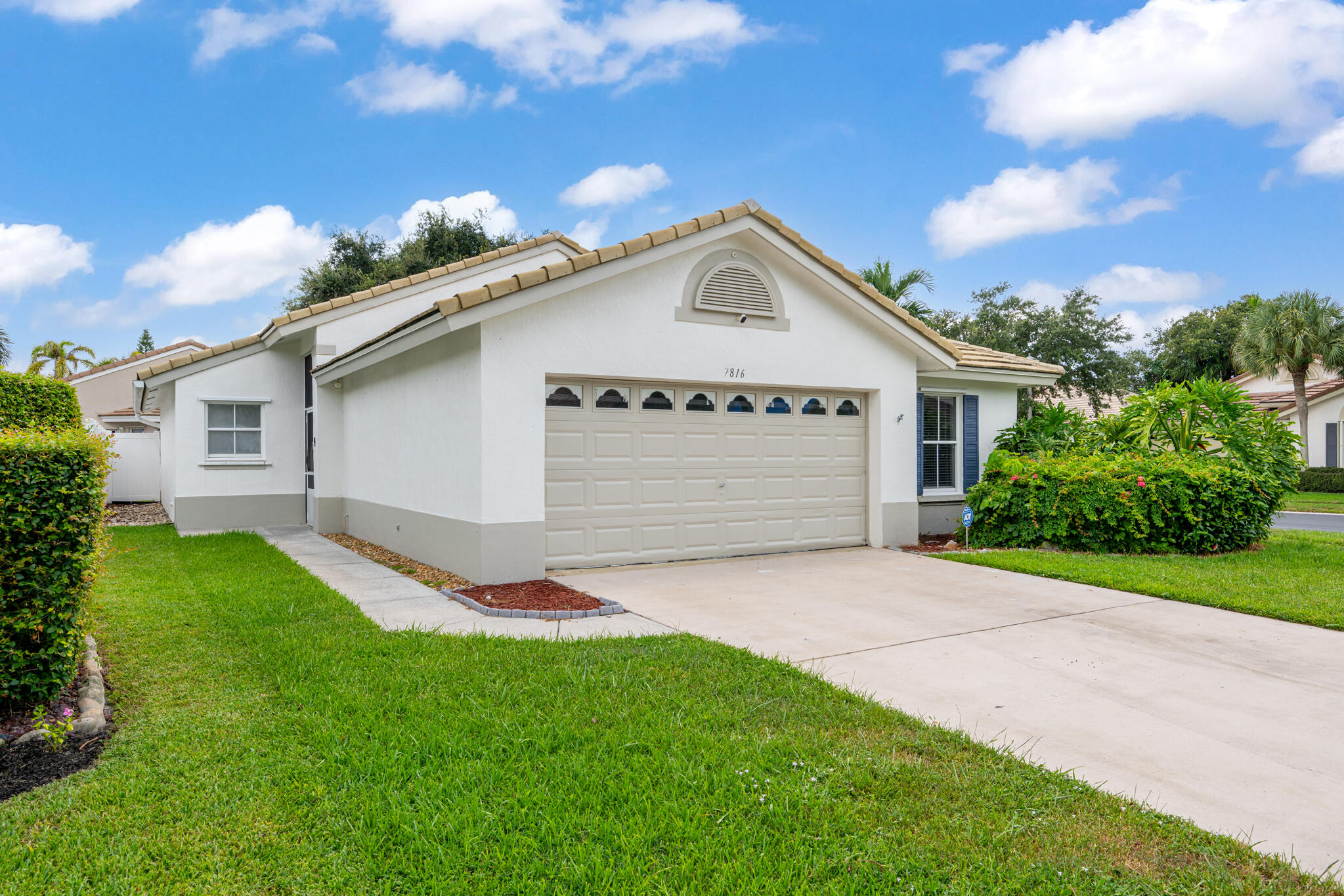 7816 MANOR FOREST Lane — Photo 4