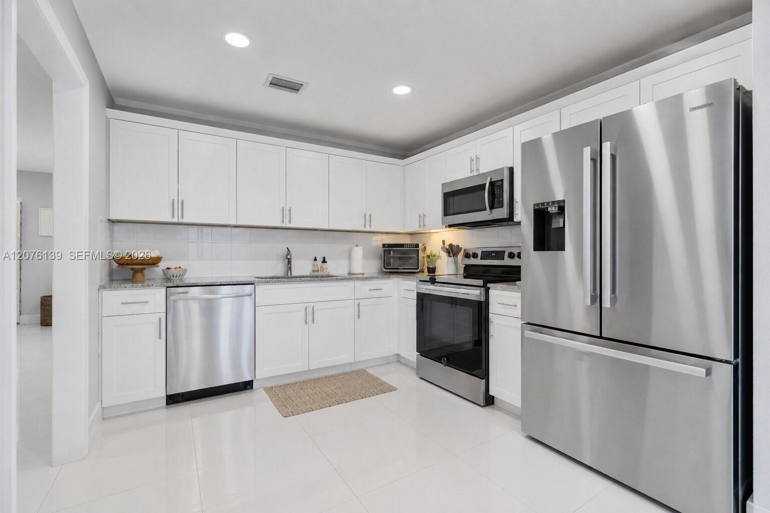 14265 SW 97th Ter — Photo 4