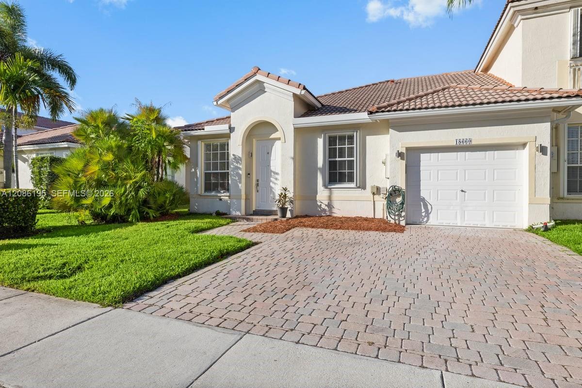 18660 SW 28th Ct — Photo 2