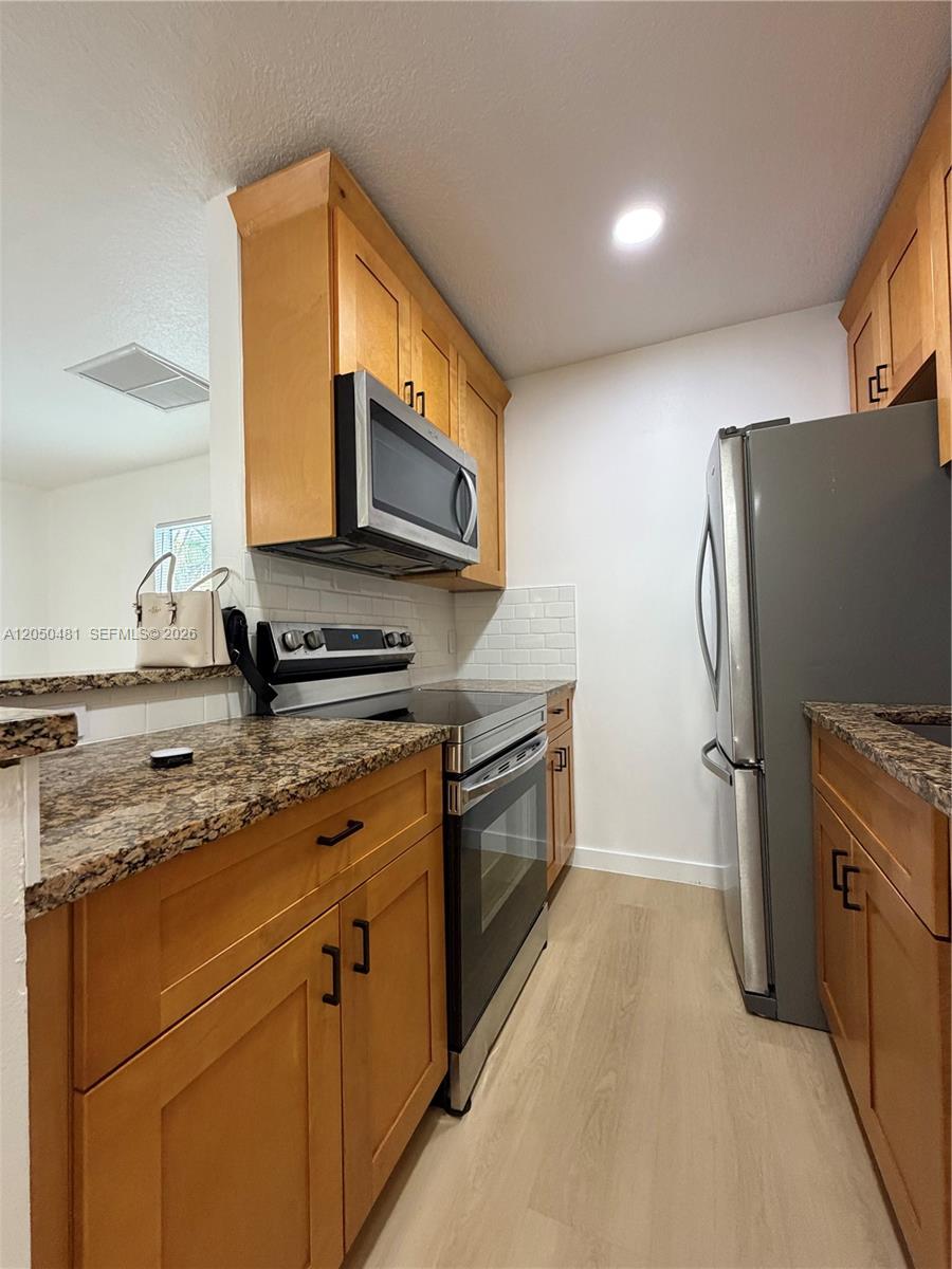 2 Crossings Cir # H, Boynton Beach FL 33435