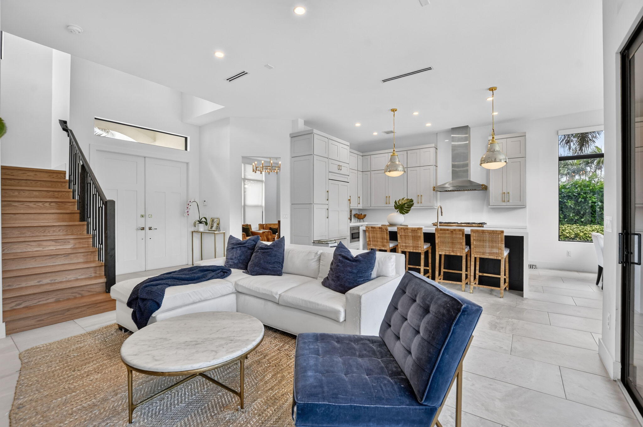 512 LAKE Drive — Photo 5
