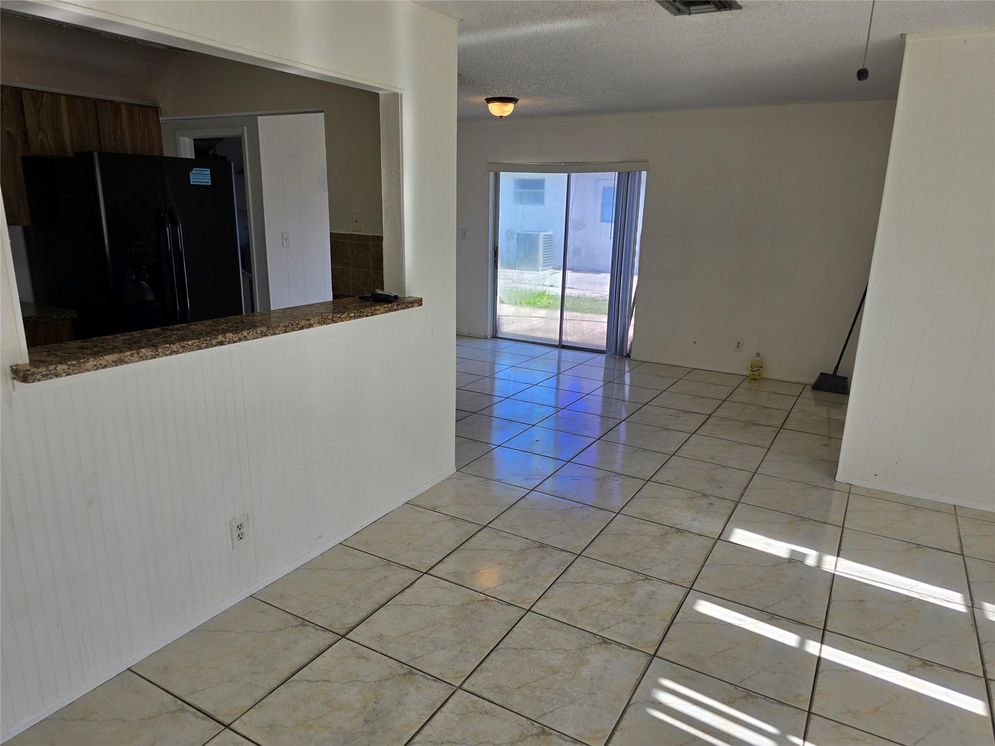 433 SW 61ST Terrace — Photo 4