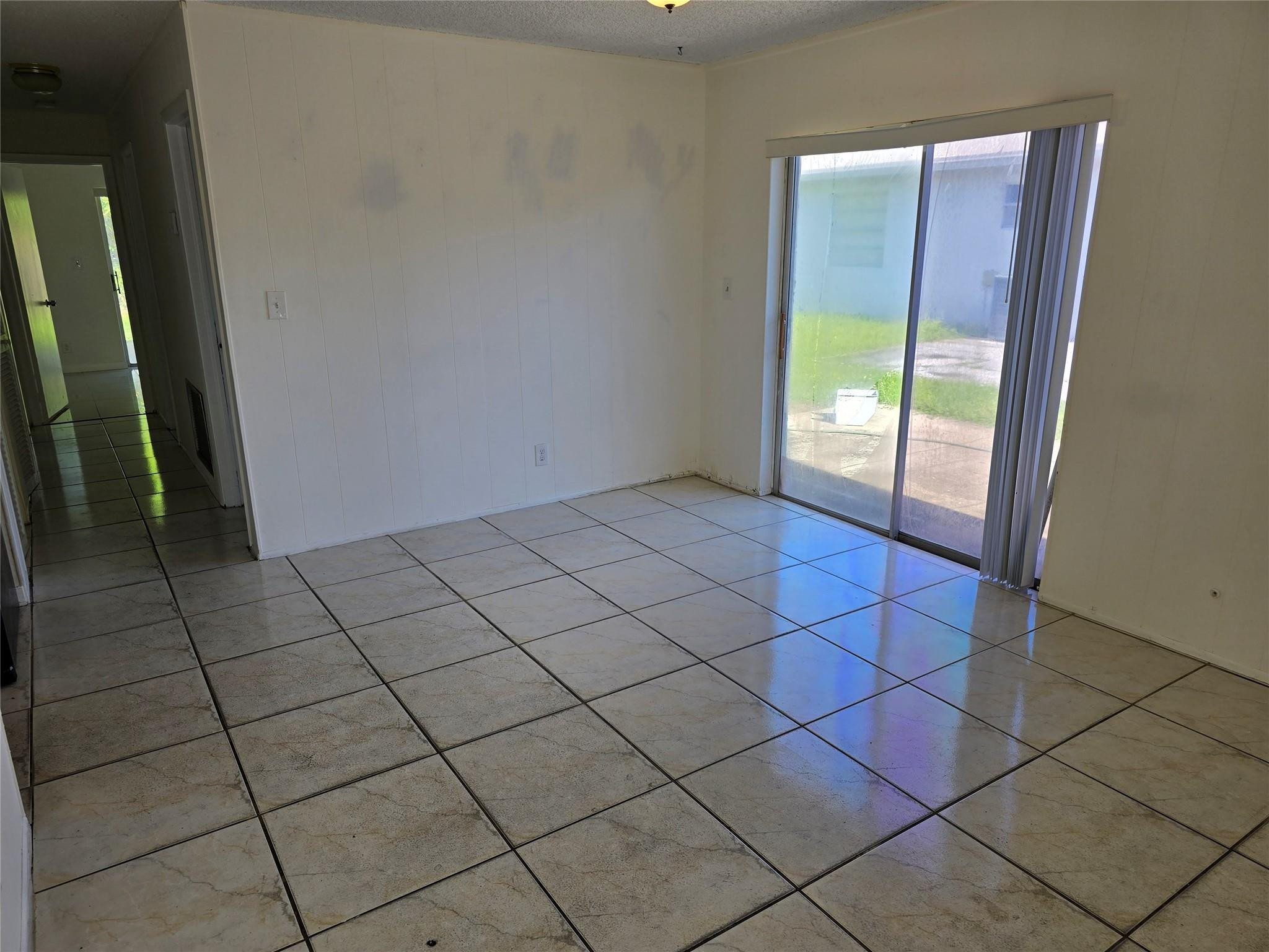 433 SW 61ST Terrace — Photo 5