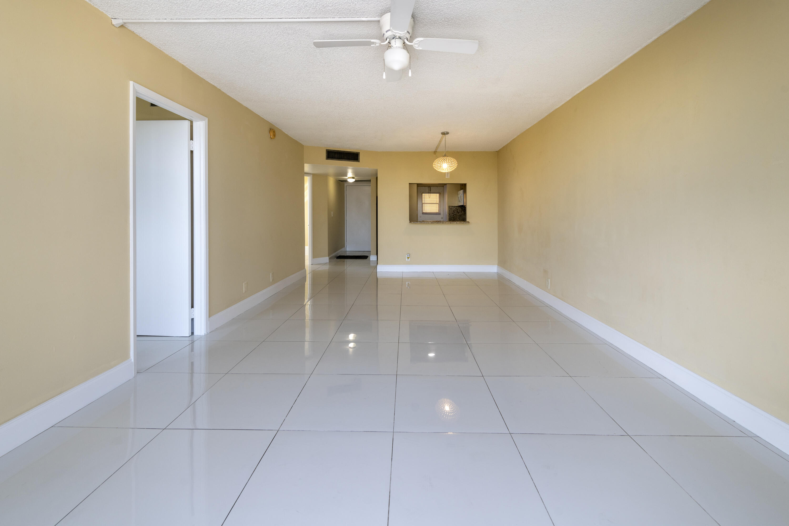 4501 NE 21ST Avenue NE # 412 — Photo 5