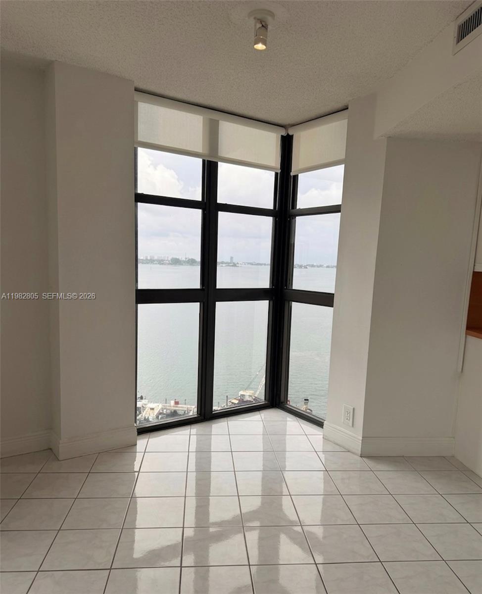 4000 Towerside Ter # 1401 — Photo 5
