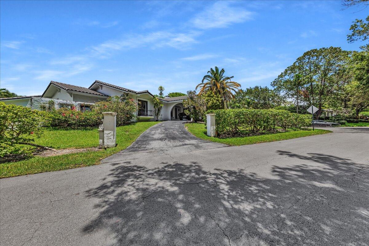 5901 SW 136th Street, Pinecrest FL 33156