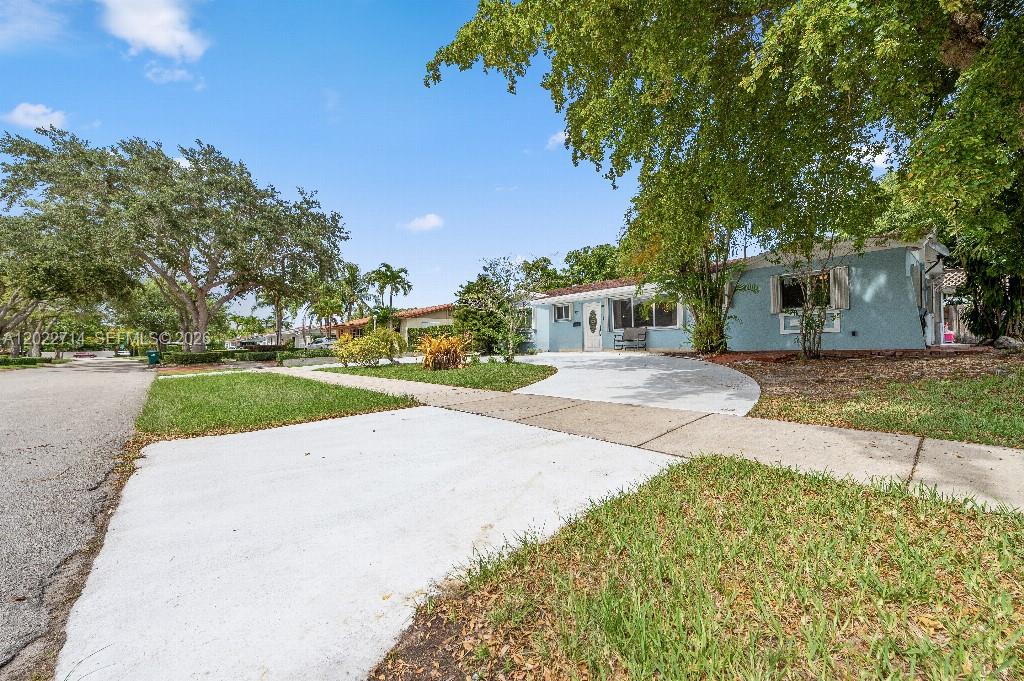 7311 SW 139th Ave — Photo 3
