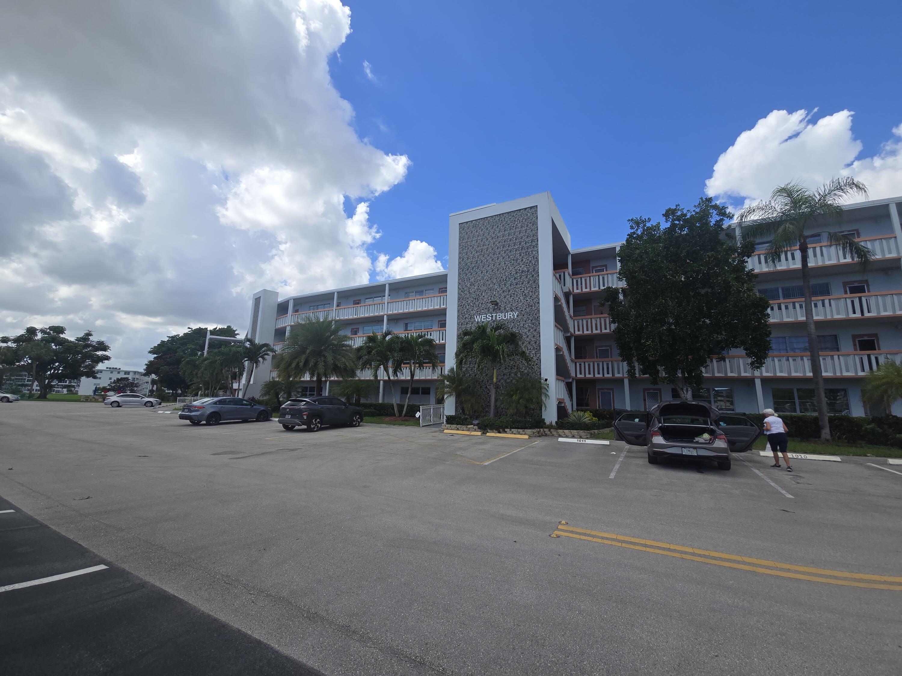 2010 Westbury F # 2010, Deerfield Beach FL 33442