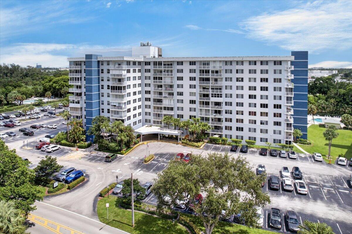 4200 Hillcrest Drive # 217, Hollywood FL 33021