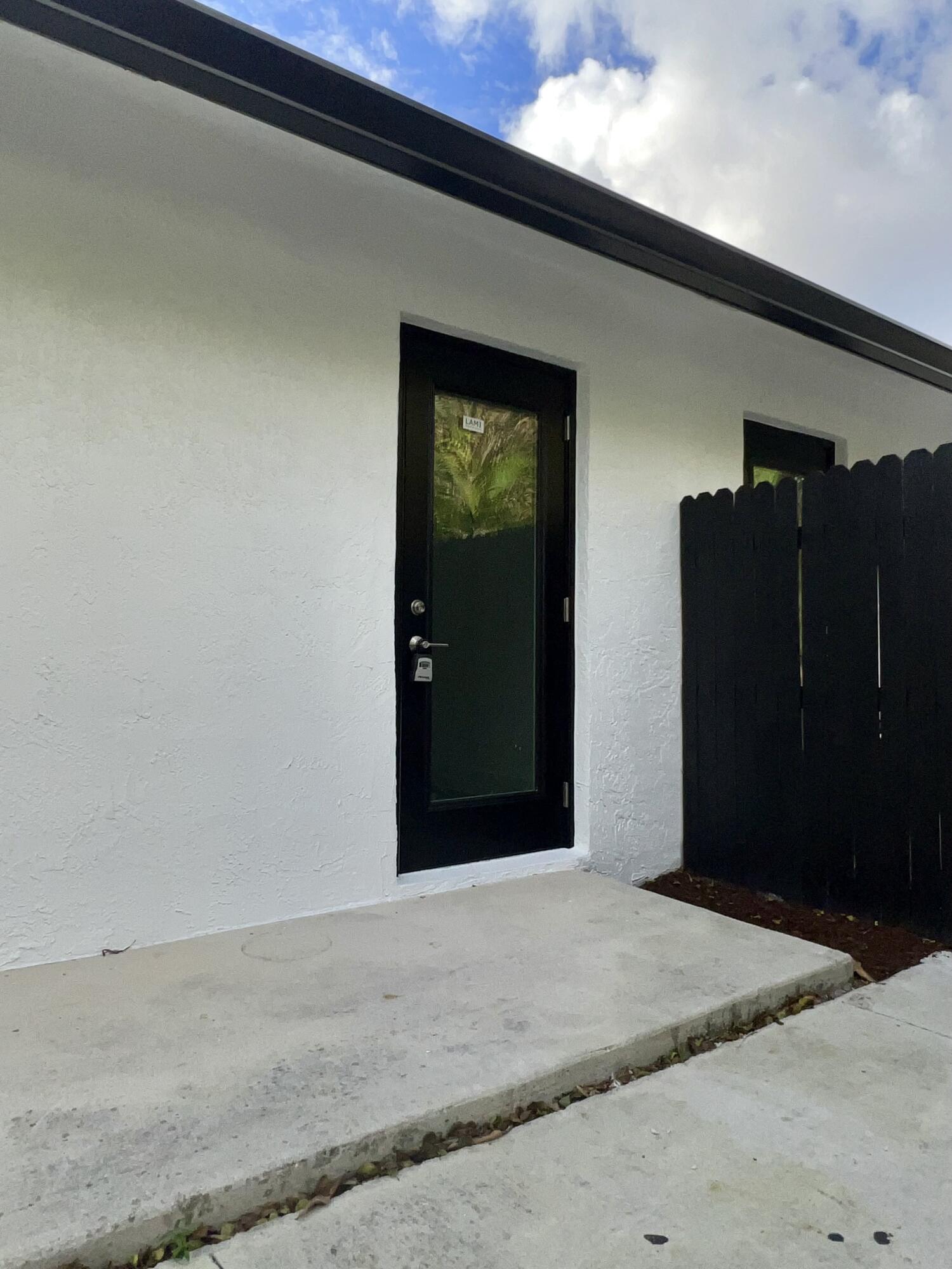 140 SW 5th Avenue — Photo 3