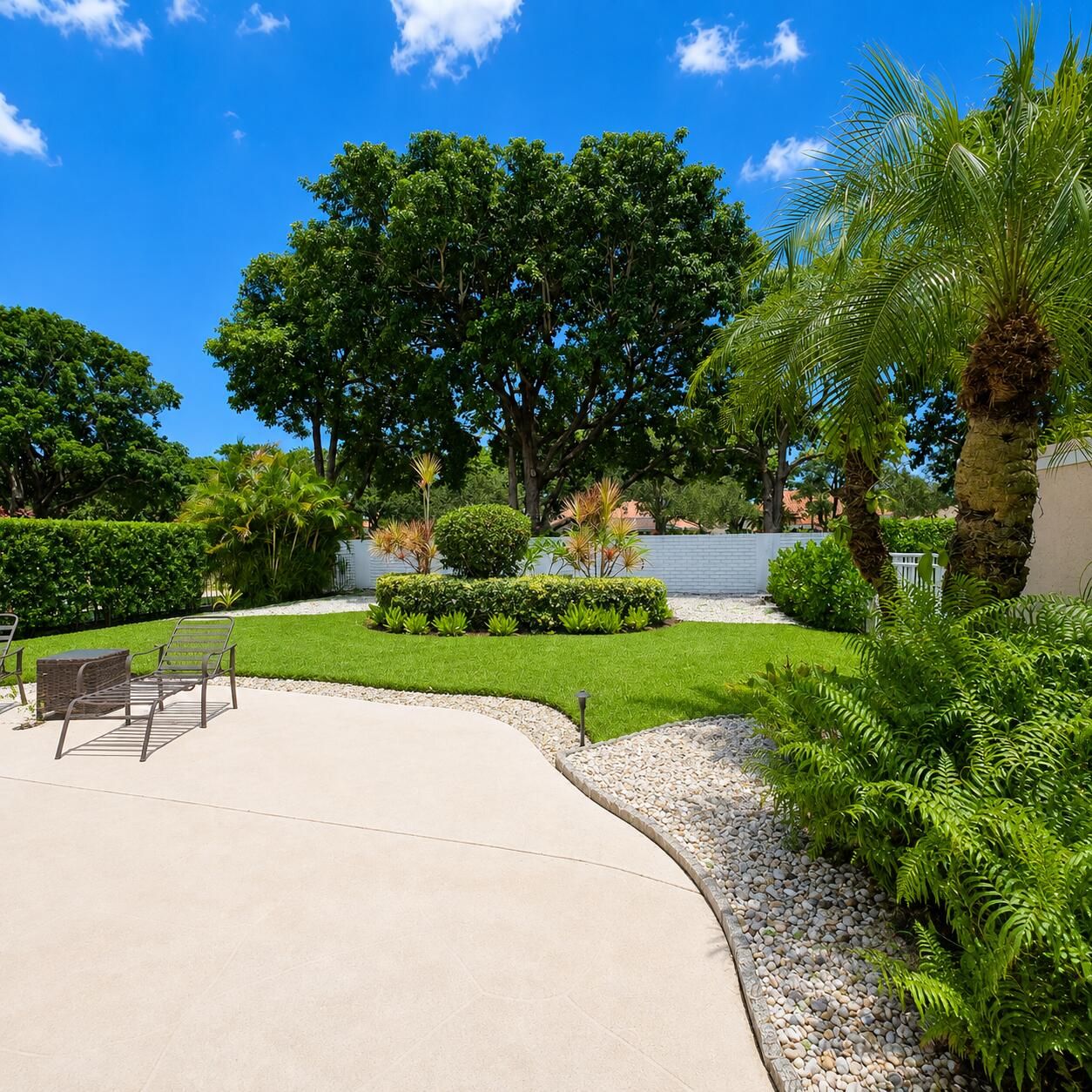 221 Green Point Circle, Palm Beach Gardens FL 33418