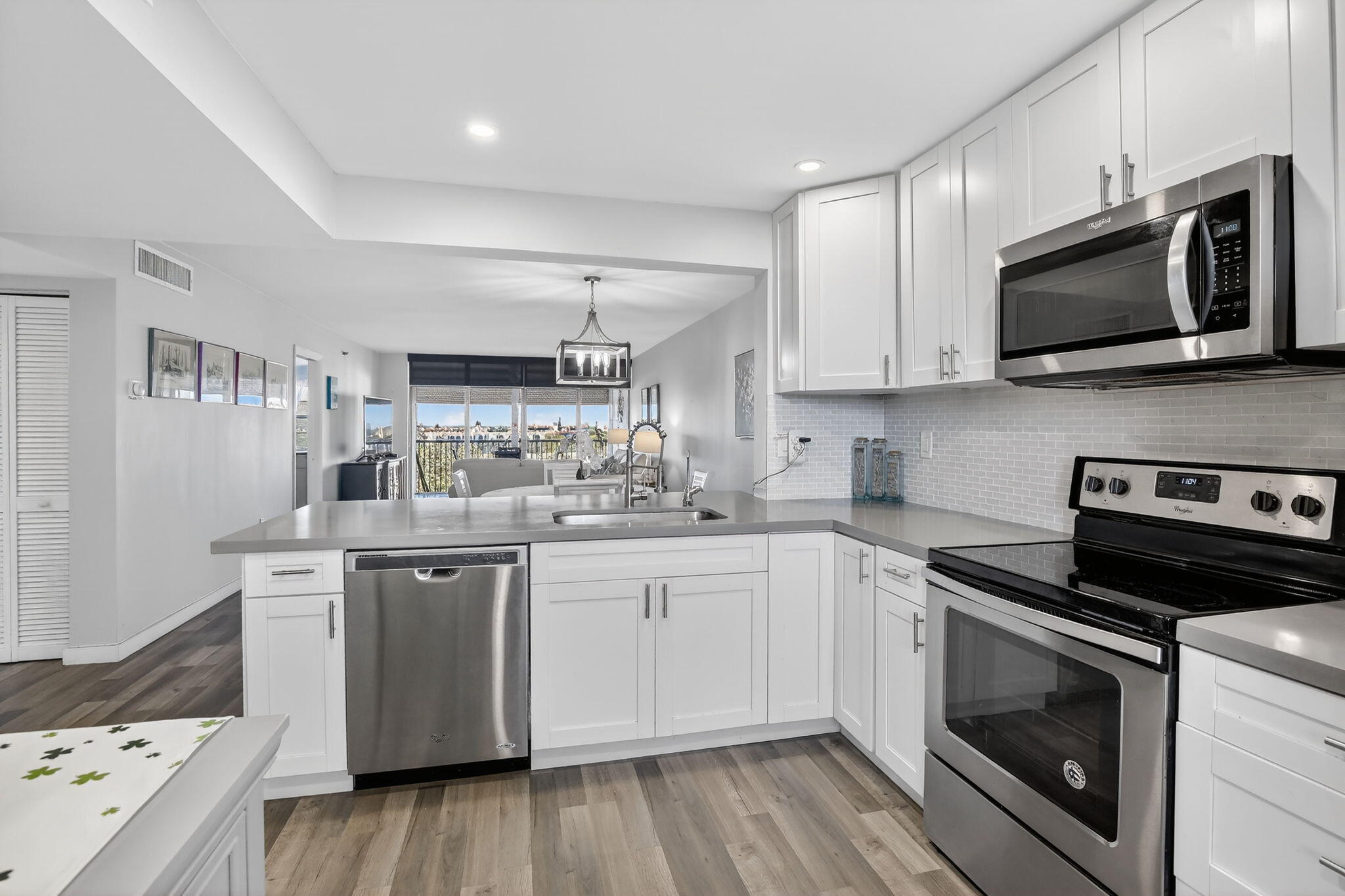 3910 Inverrary Boulevard # b, Lauderhill FL 33319