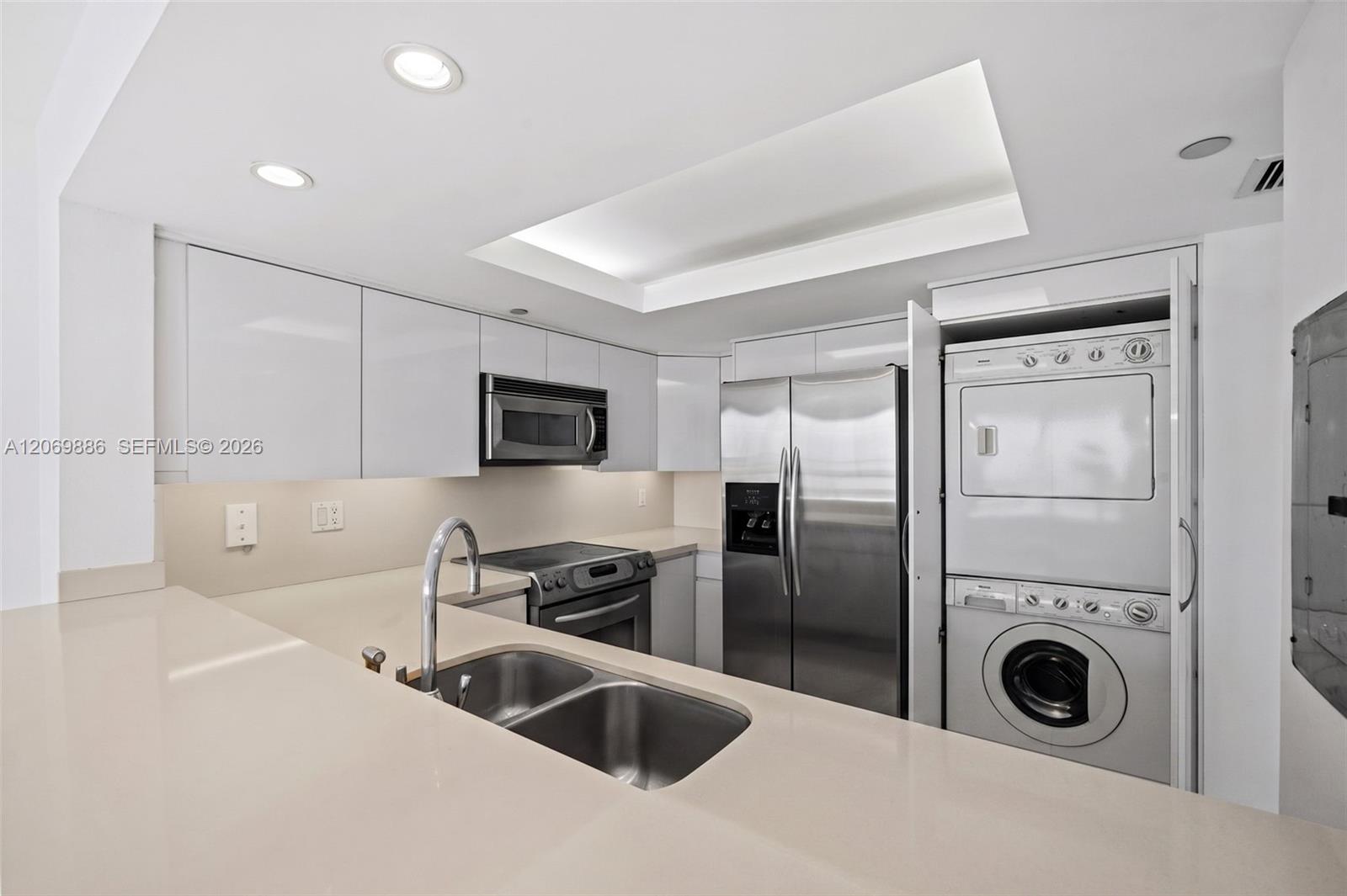 400 S Pointe Dr # 1905 — Photo 5