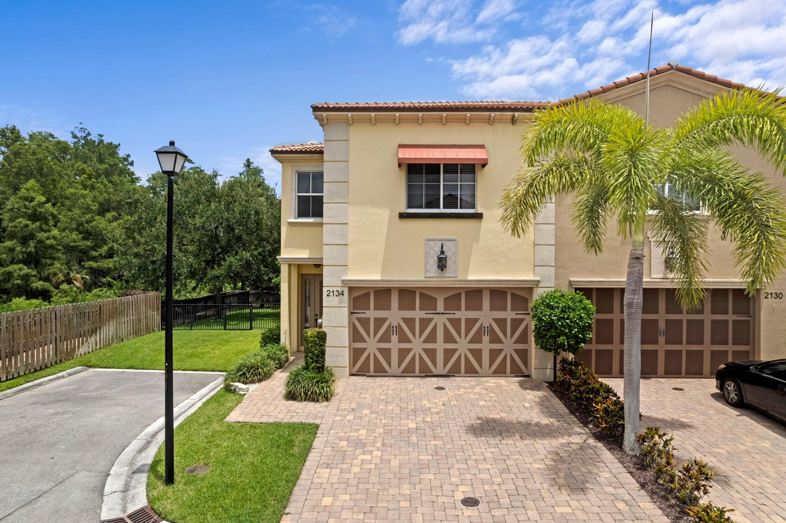 2134 Sabal Tree Court — Photo 2