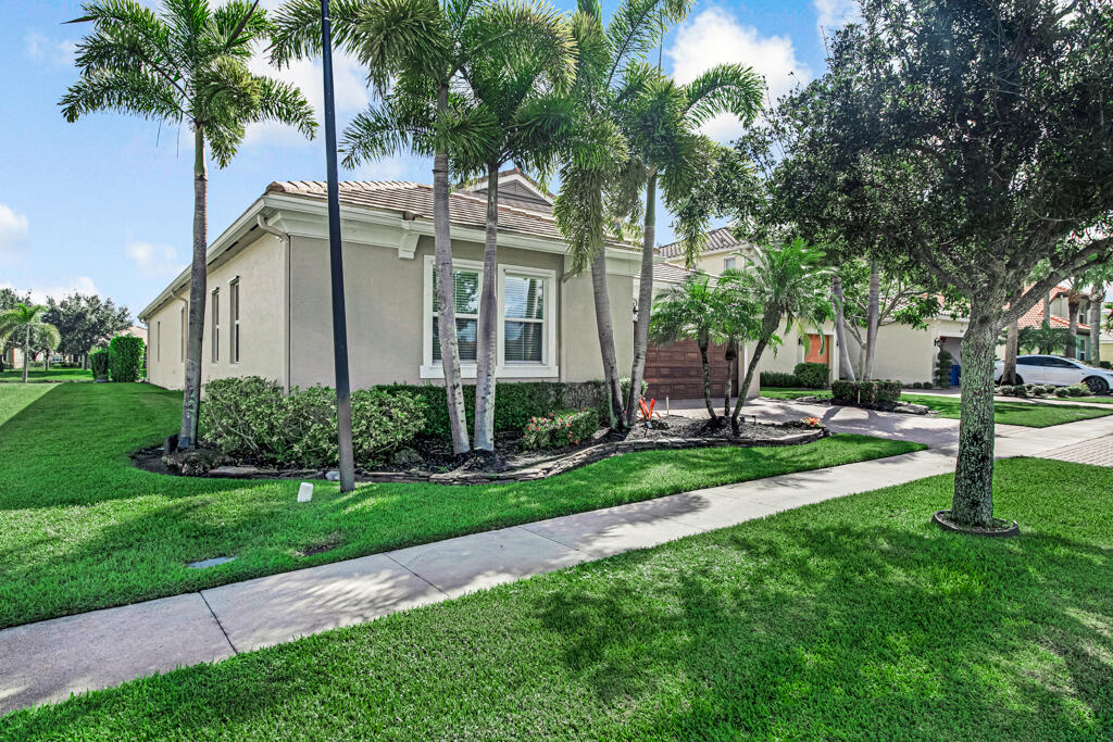 2318 Bellarosa Circle — Photo 4