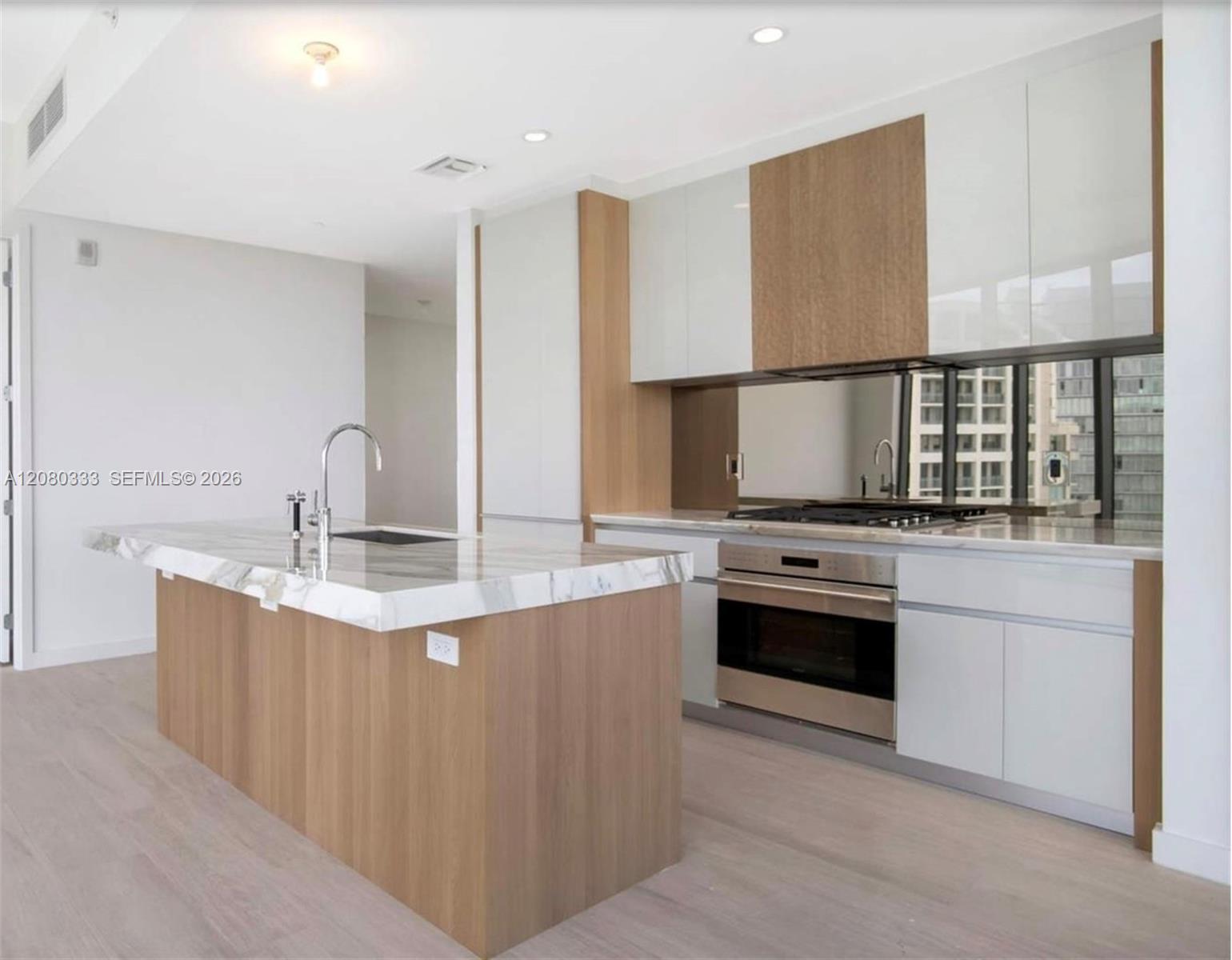 2831 S Bayshore Dr # 1105 — Photo 4