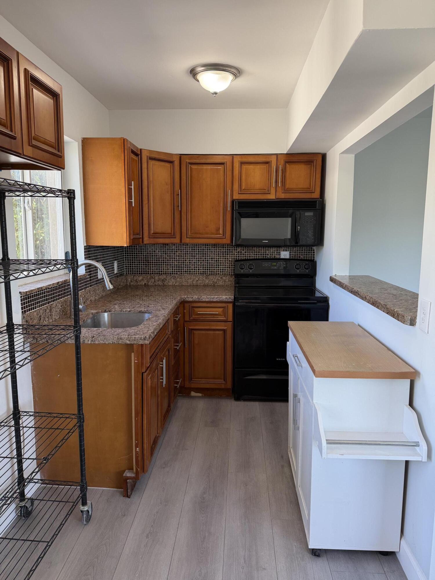 510 SW 15th Street # 204 — Photo 4