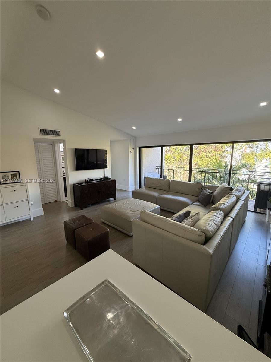 9001 SW 94th St # 208 — Photo 3