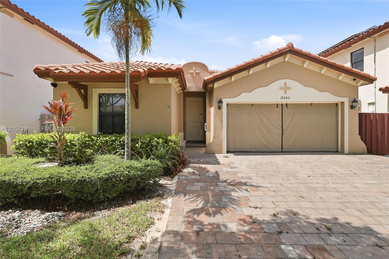 15585 SW 176th Ter, Miami FL 33187