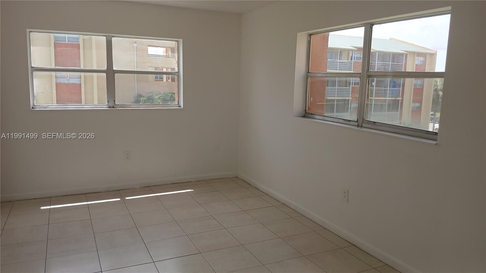 3610 NW 21st St # 313, Lauderdale Lakes FL 33311