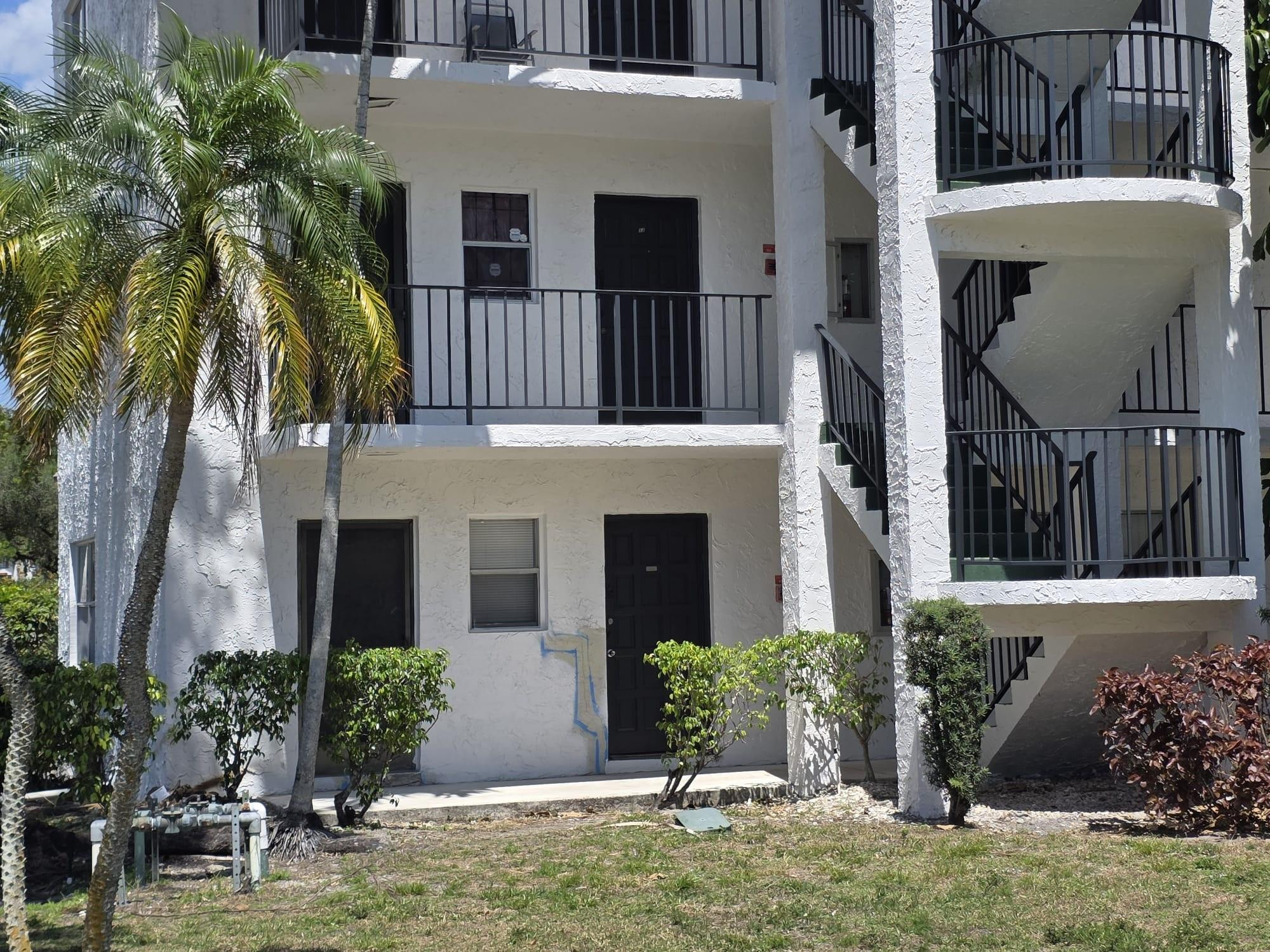 3330 Spanish Moss Terrace # 113, Lauderhill FL 33319