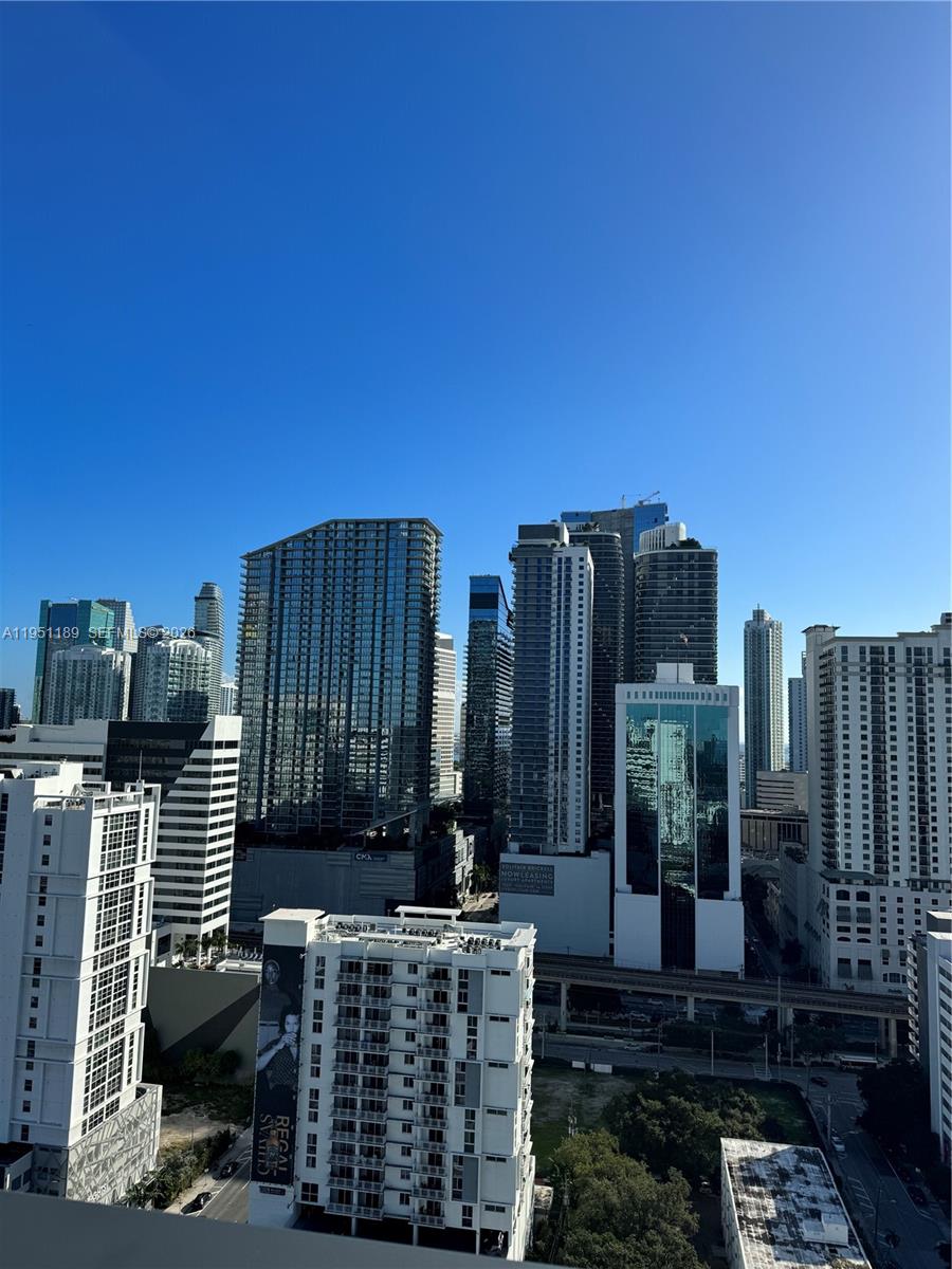 239 SW 9th St # 1405, Miami FL 33130