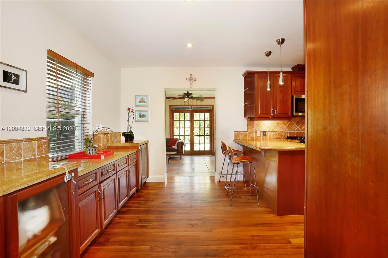 537 Zamora Ave — Photo 5
