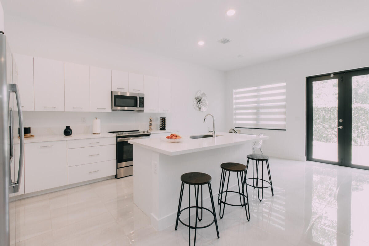 17451 SW 41st Street — Photo 3