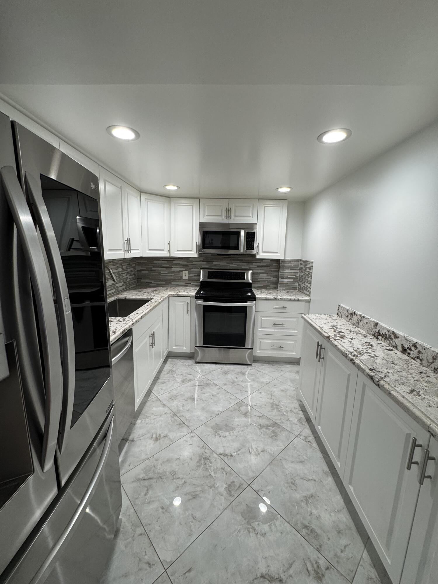 5280 NW 2nd Avenue # 15, Boca Raton FL 33487