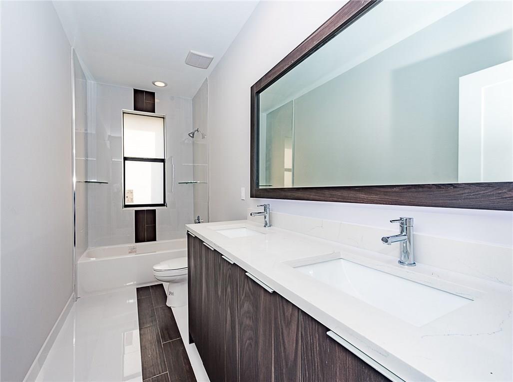 1101 NE 3RD Avenue — Photo 3