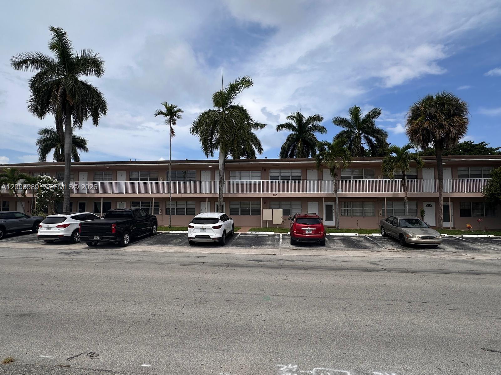 230 SW 11th Ave # 14, Hallandale Beach FL 33009