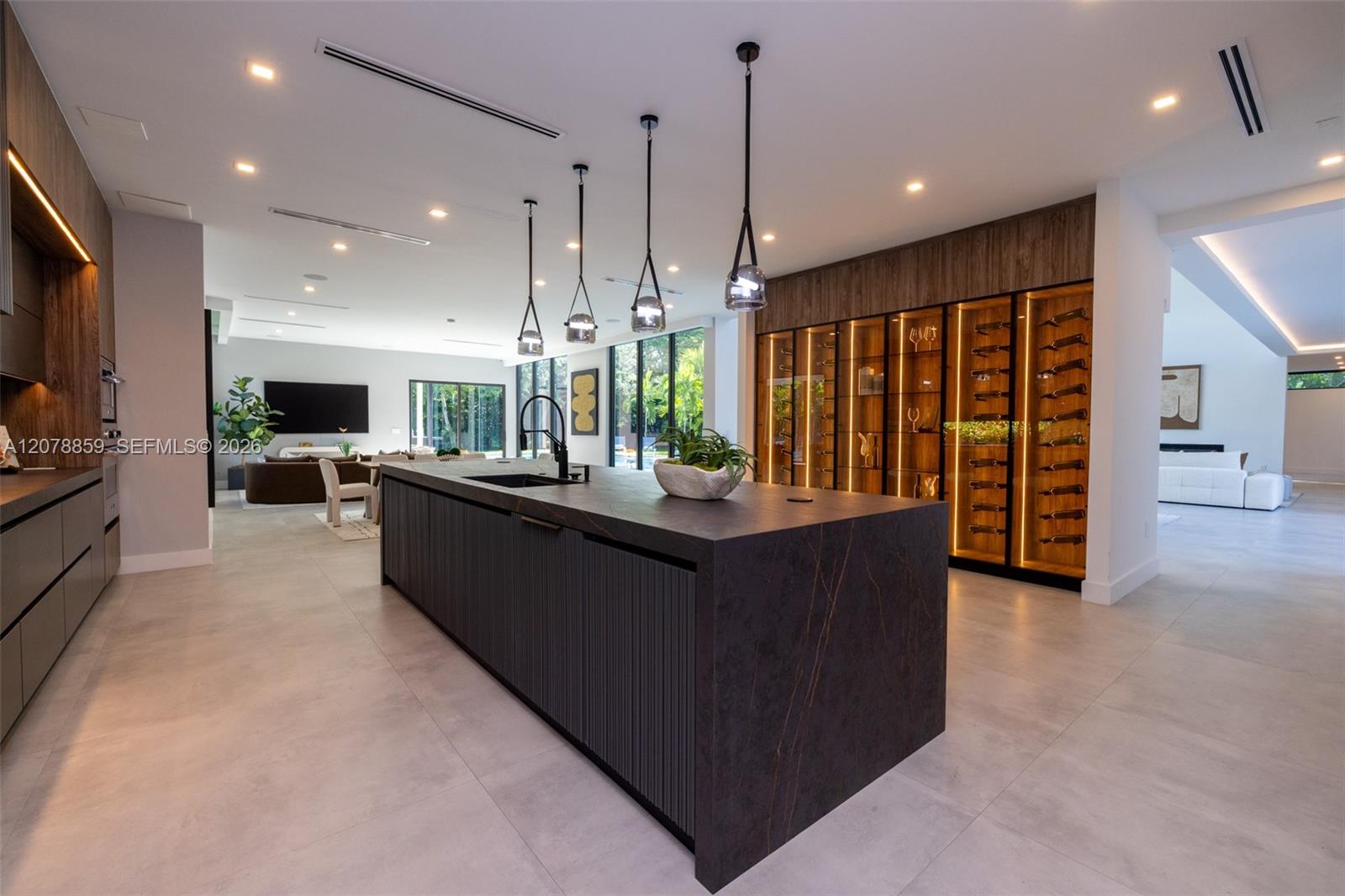 Island Kitchen/Wine Gallery