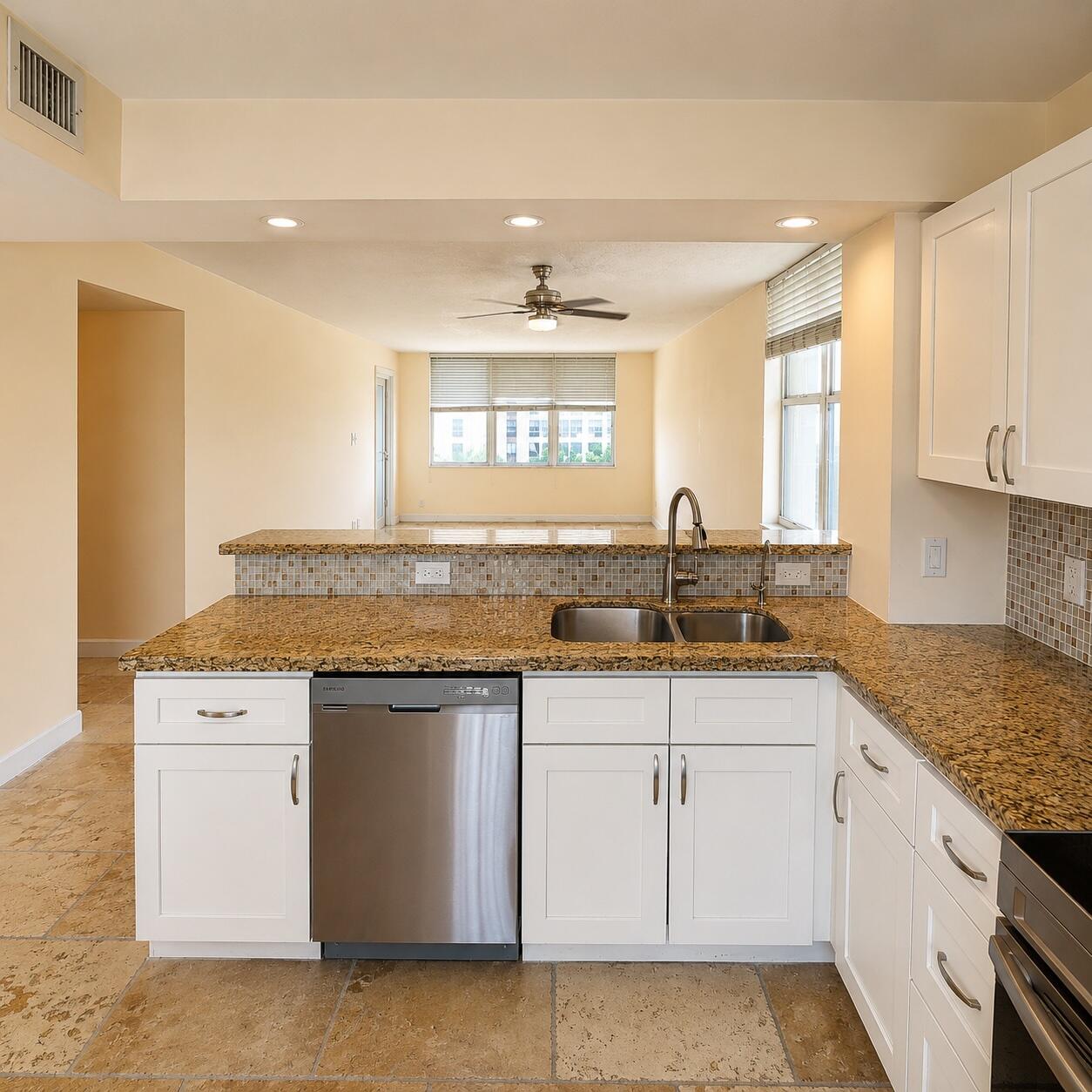 201 N Ocean Boulevard # 608 — Photo 4