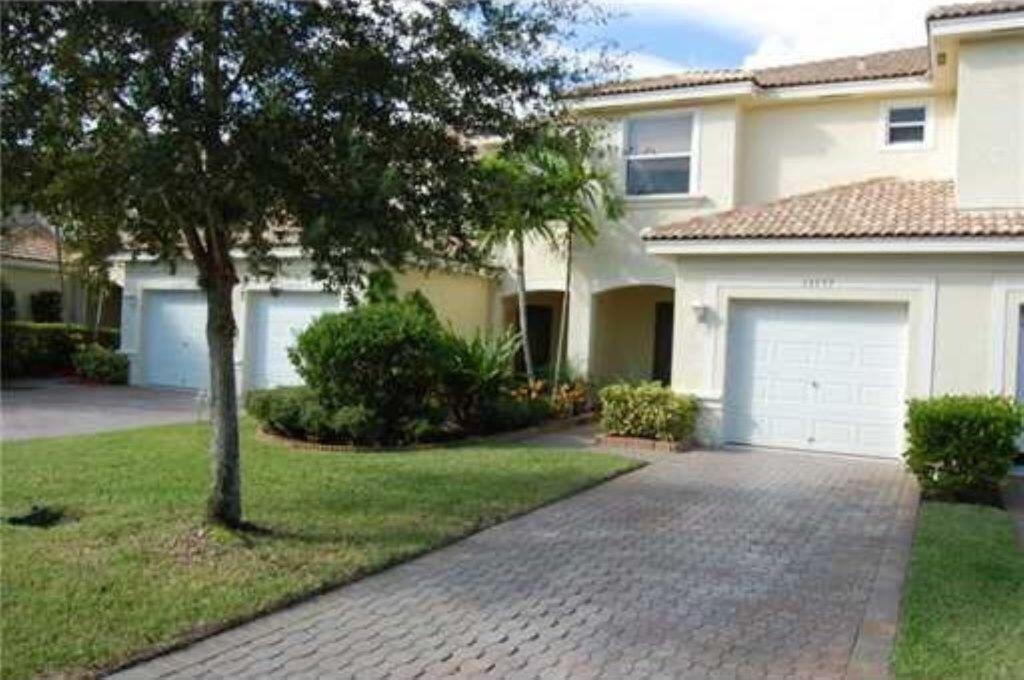 13377 Georgian Court — Photo 2