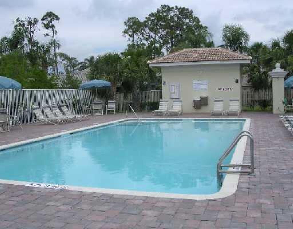 13377 Georgian Court — Photo 4