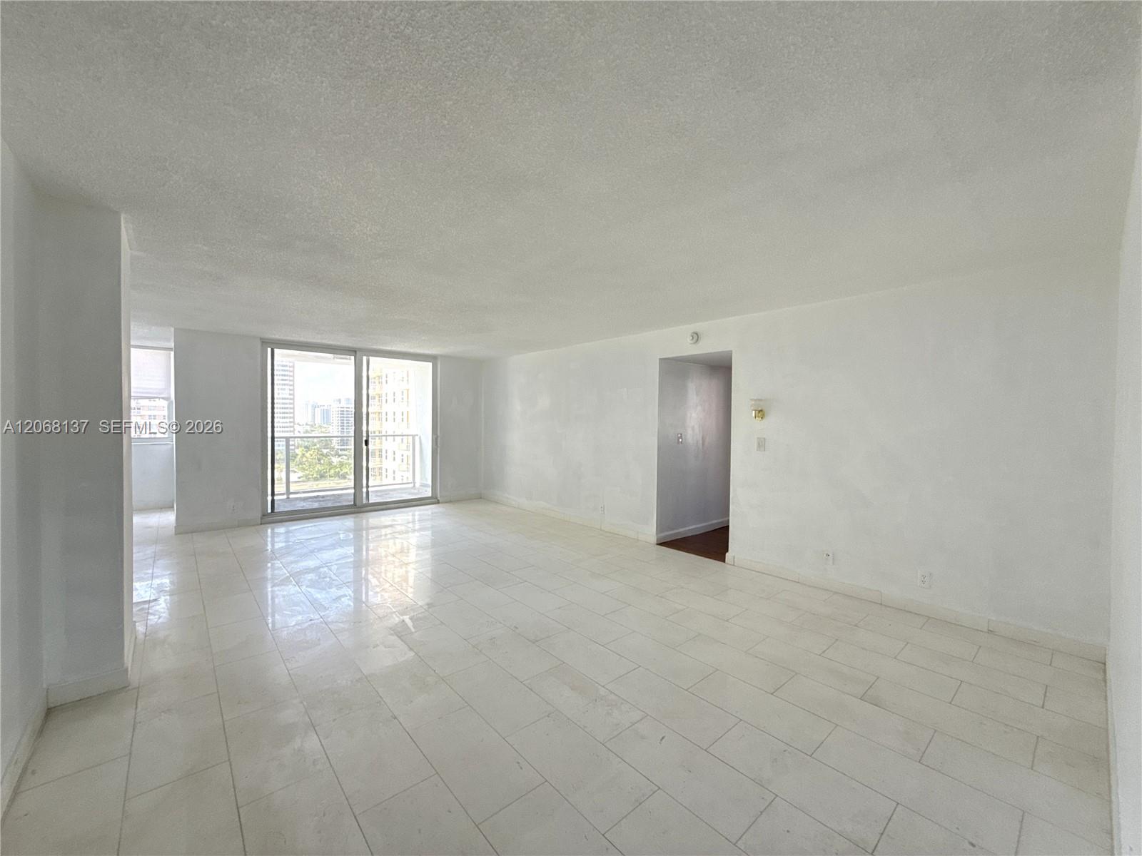 1904 S Ocean Dr # 1206 — Photo 2