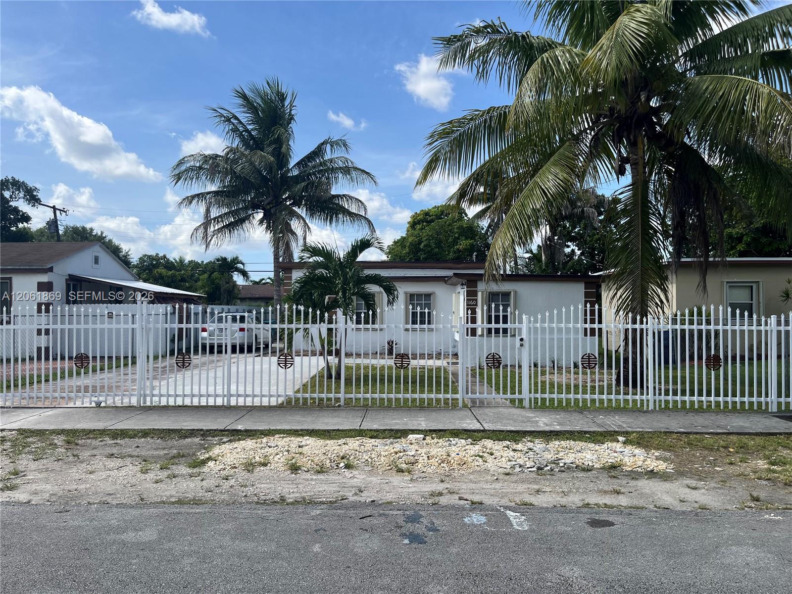 1160 NW 105th St, Miami FL 33150