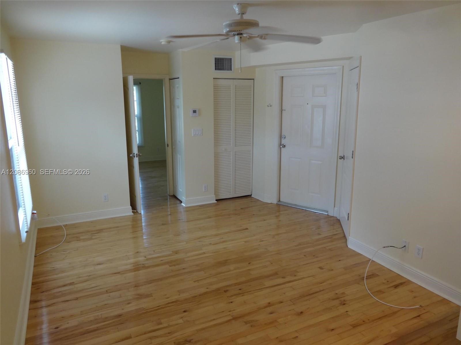 1212 SE 6th St # 4 — Photo 3