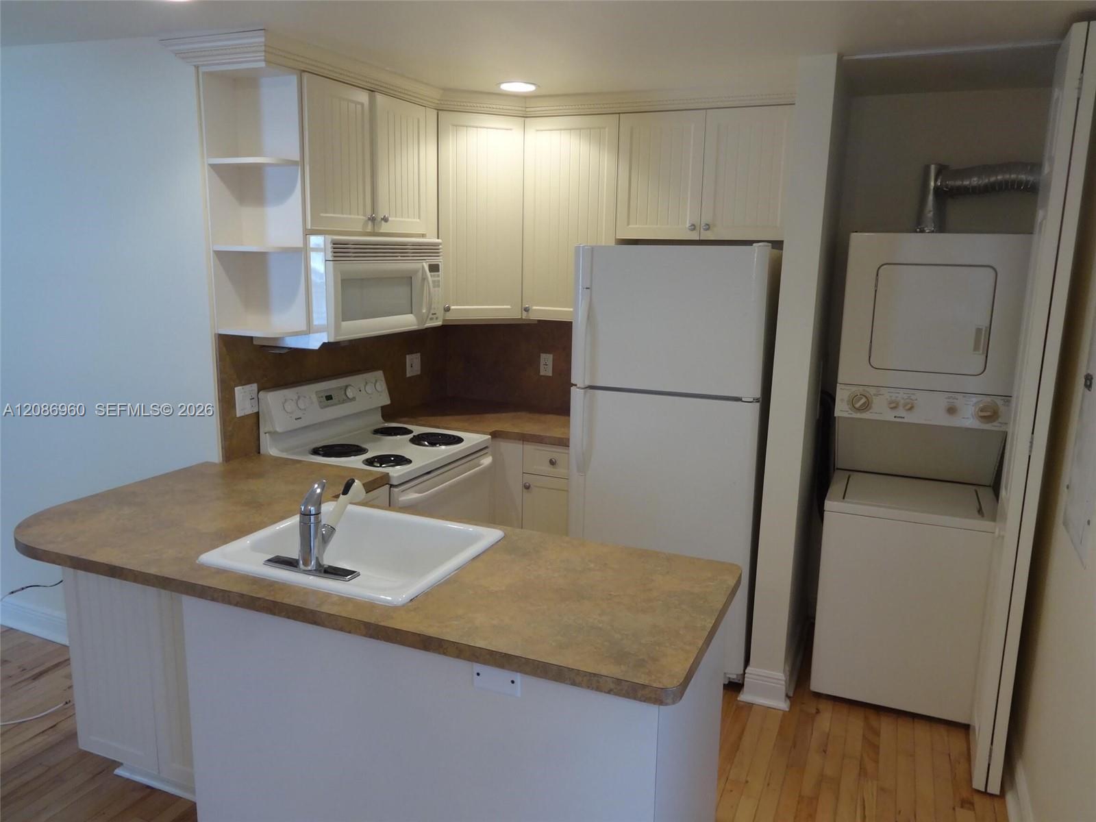 1212 SE 6th St # 4 — Photo 5