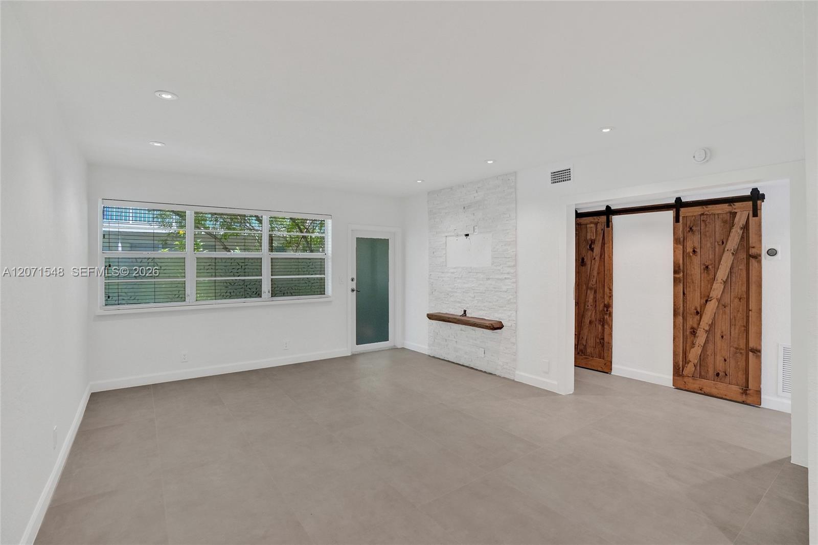350 S Shore Dr # 12 — Photo 4