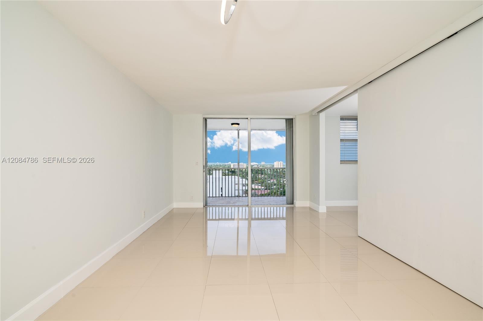 1505 N Riverside Dr # 1507 — Photo 5