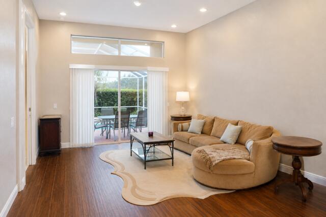 6400 Squirewood Way — Photo 4