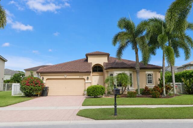 6400 Squirewood Way — Photo 3