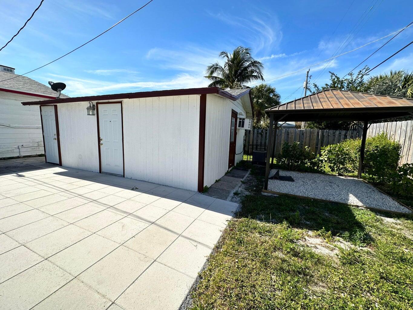 613 54th Street, West Palm Beach FL 33407