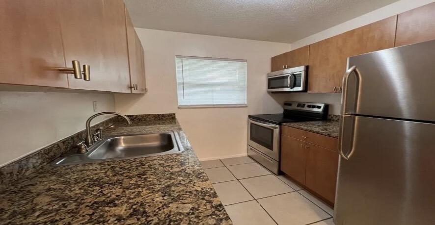 701 SE 15TH Street # 8 — Photo 3