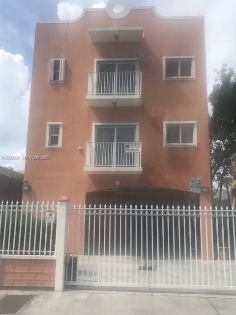 861 NW 2 street # 303, Miami FL 33128