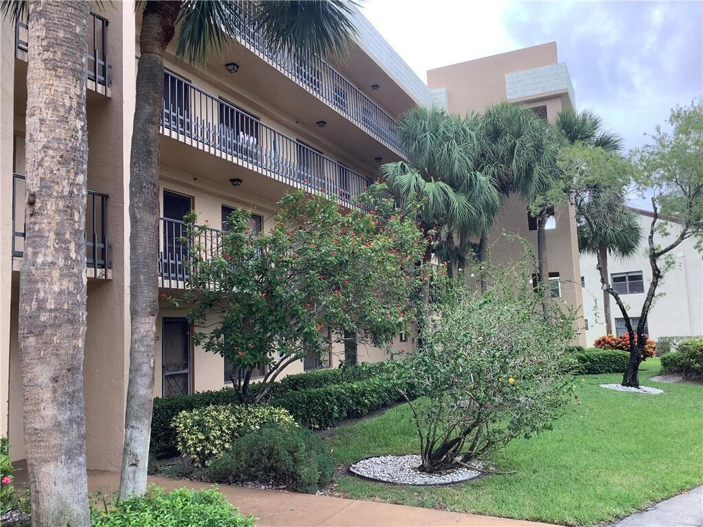 4820 Lucerne Lakes Boulevard W # 205, Lake Worth FL 33467